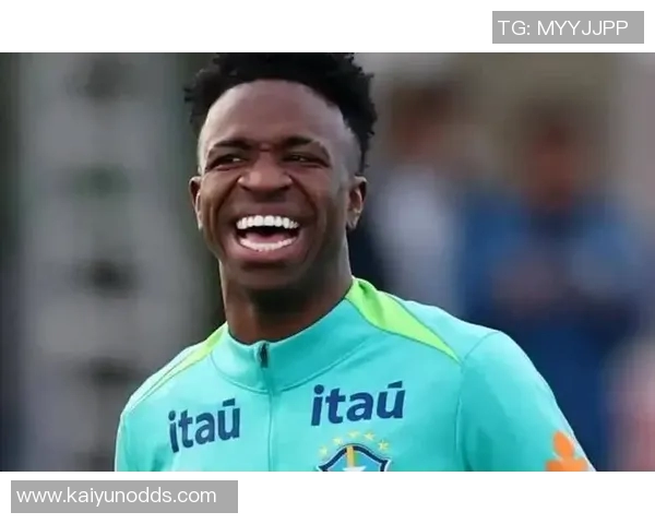 17岁塞内加尔中场达博试训曼联表现出色引发关注