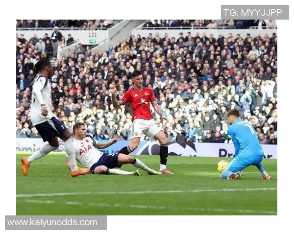 拉亚金身告破之际范德萨仍坚守英超不失球纪录1311分钟